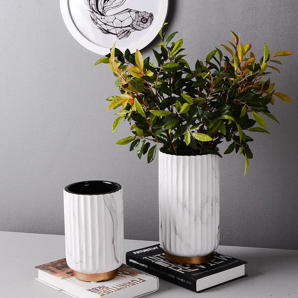 Modern minimalist ceramic vase - Elva Jade's Corner